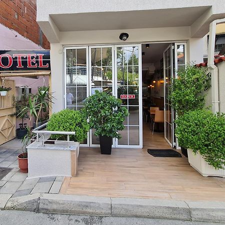 Hotel La Villa Tirana Exteriér fotografie