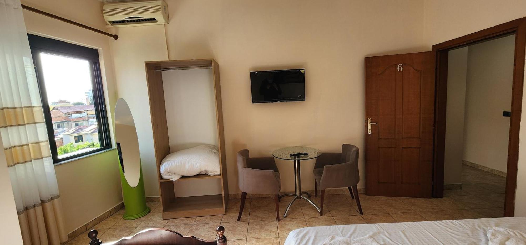Hotel La Villa Tirana Exteriér fotografie