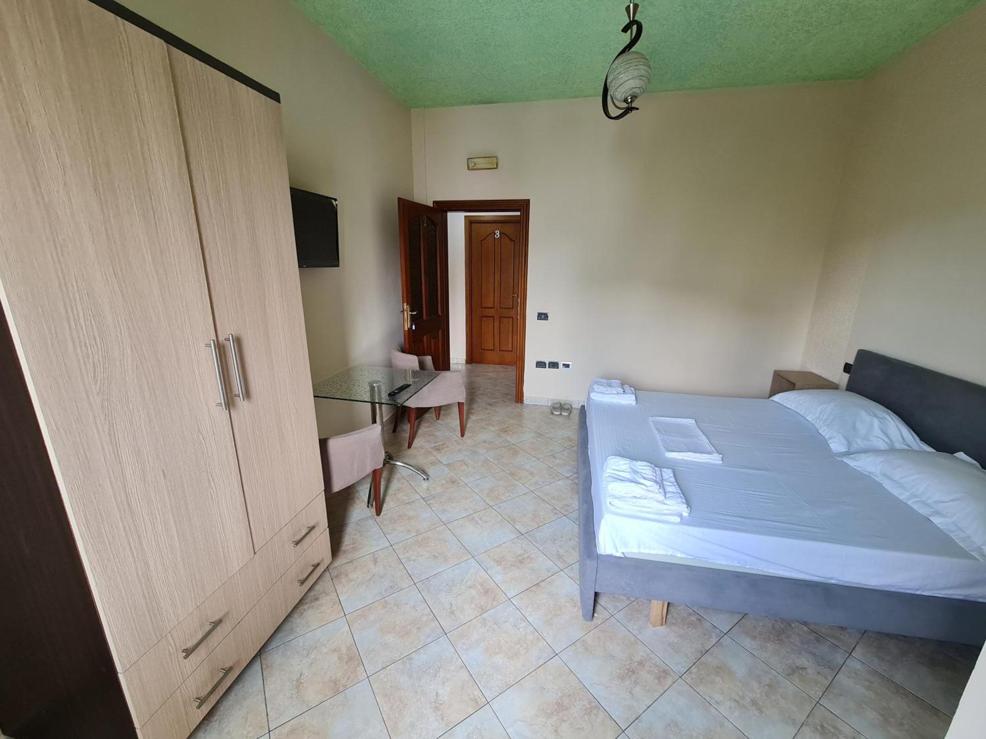 Hotel La Villa Tirana Exteriér fotografie