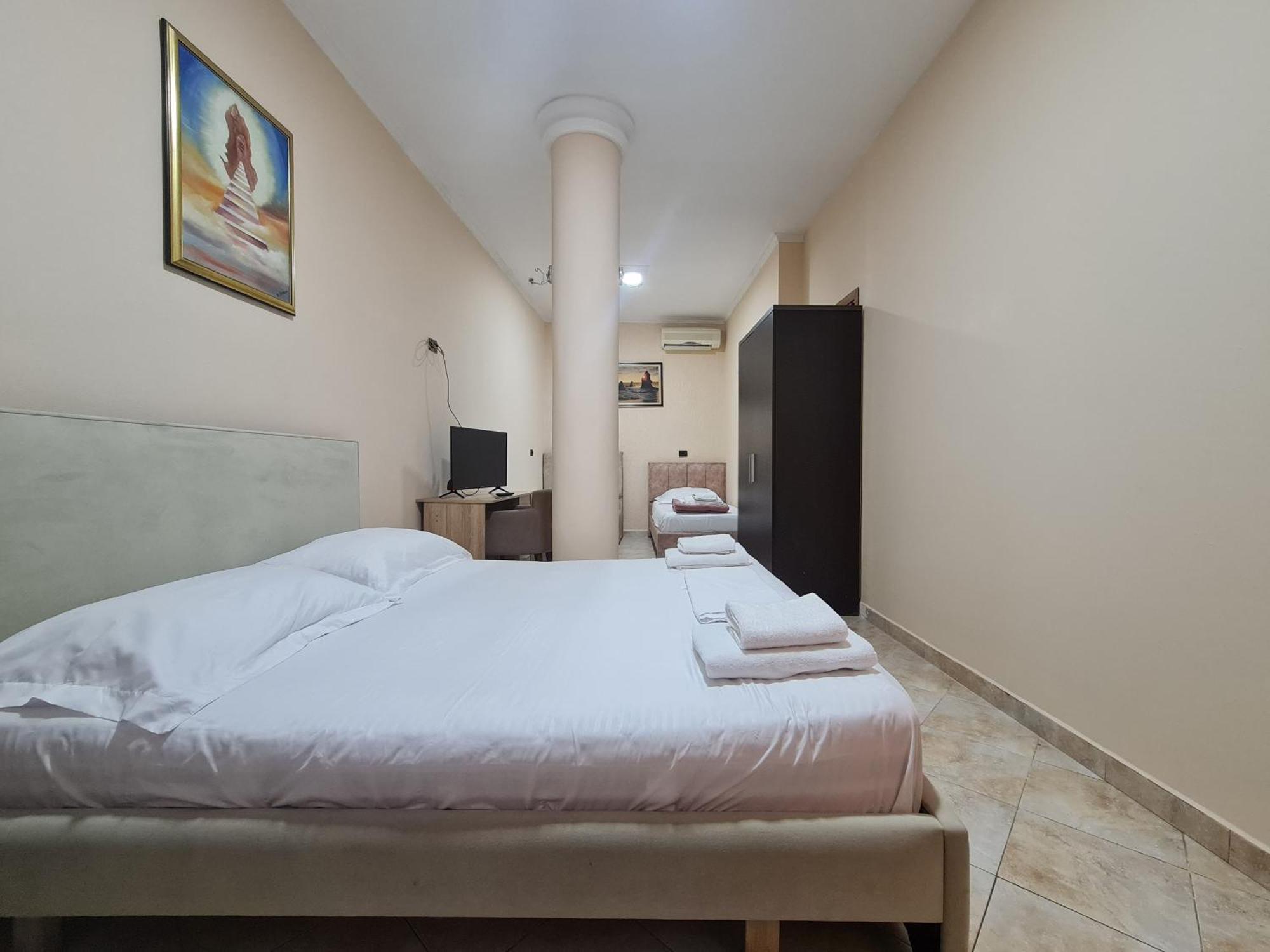 Hotel La Villa Tirana Exteriér fotografie