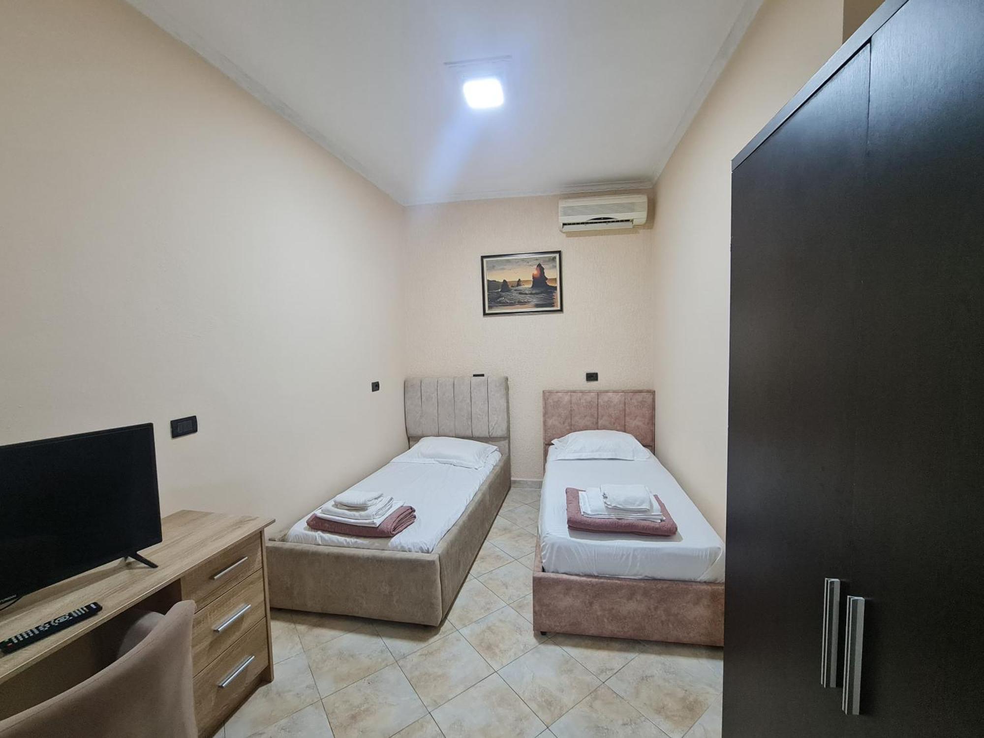 Hotel La Villa Tirana Exteriér fotografie
