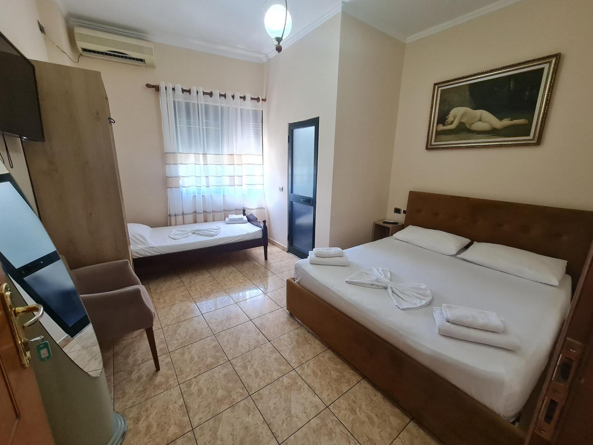 Hotel La Villa Tirana Exteriér fotografie