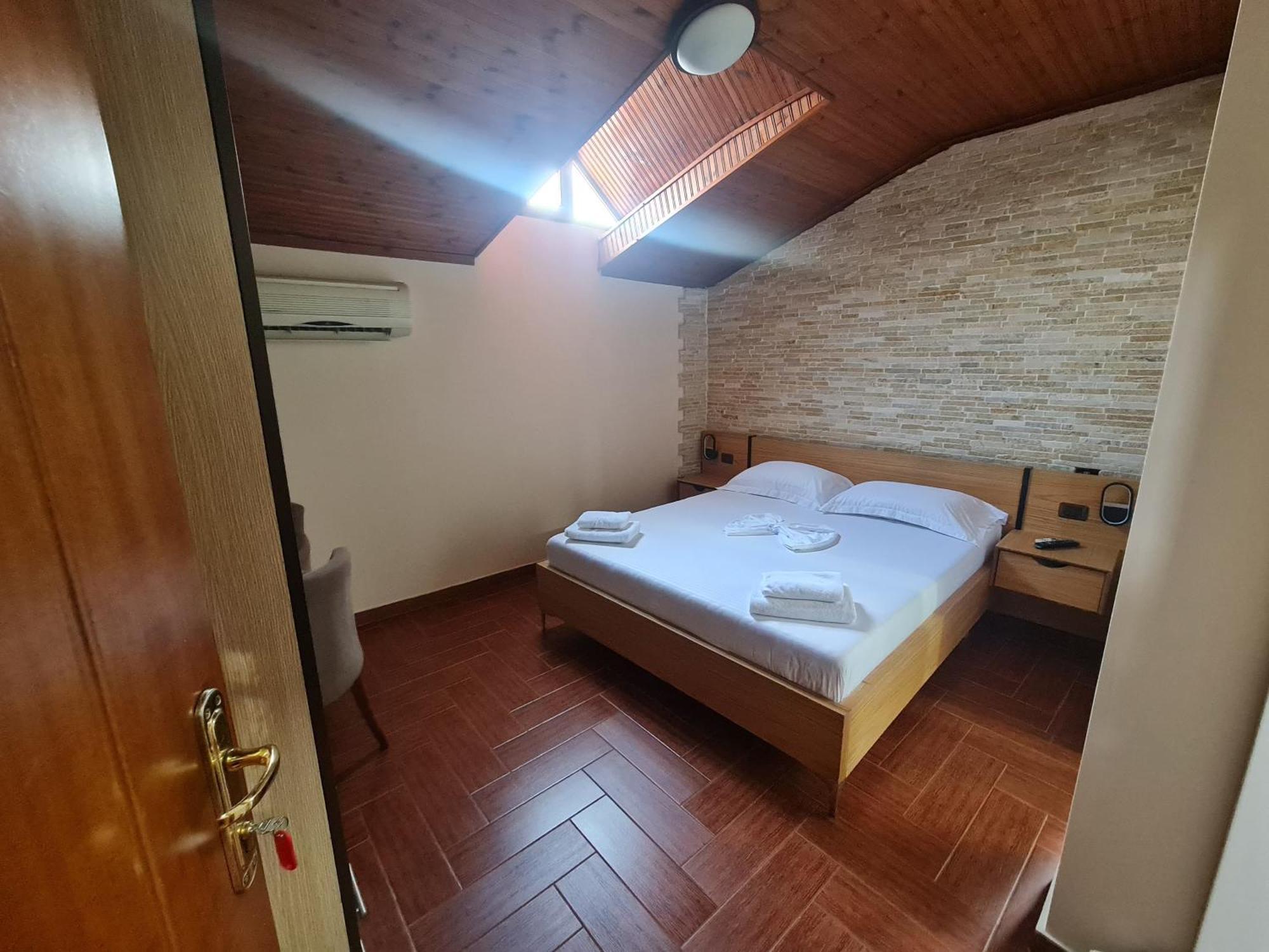 Hotel La Villa Tirana Exteriér fotografie