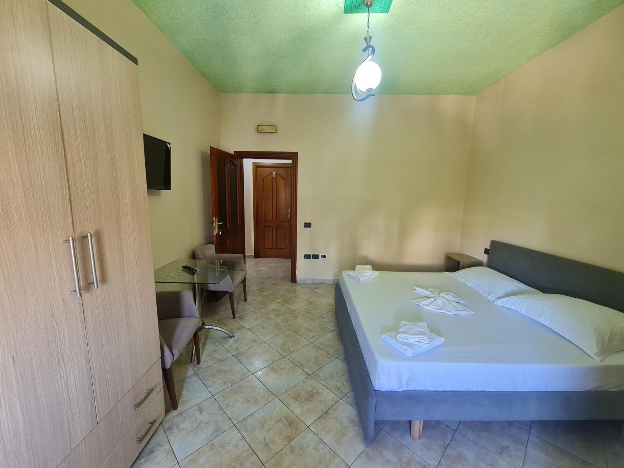 Hotel La Villa Tirana Exteriér fotografie