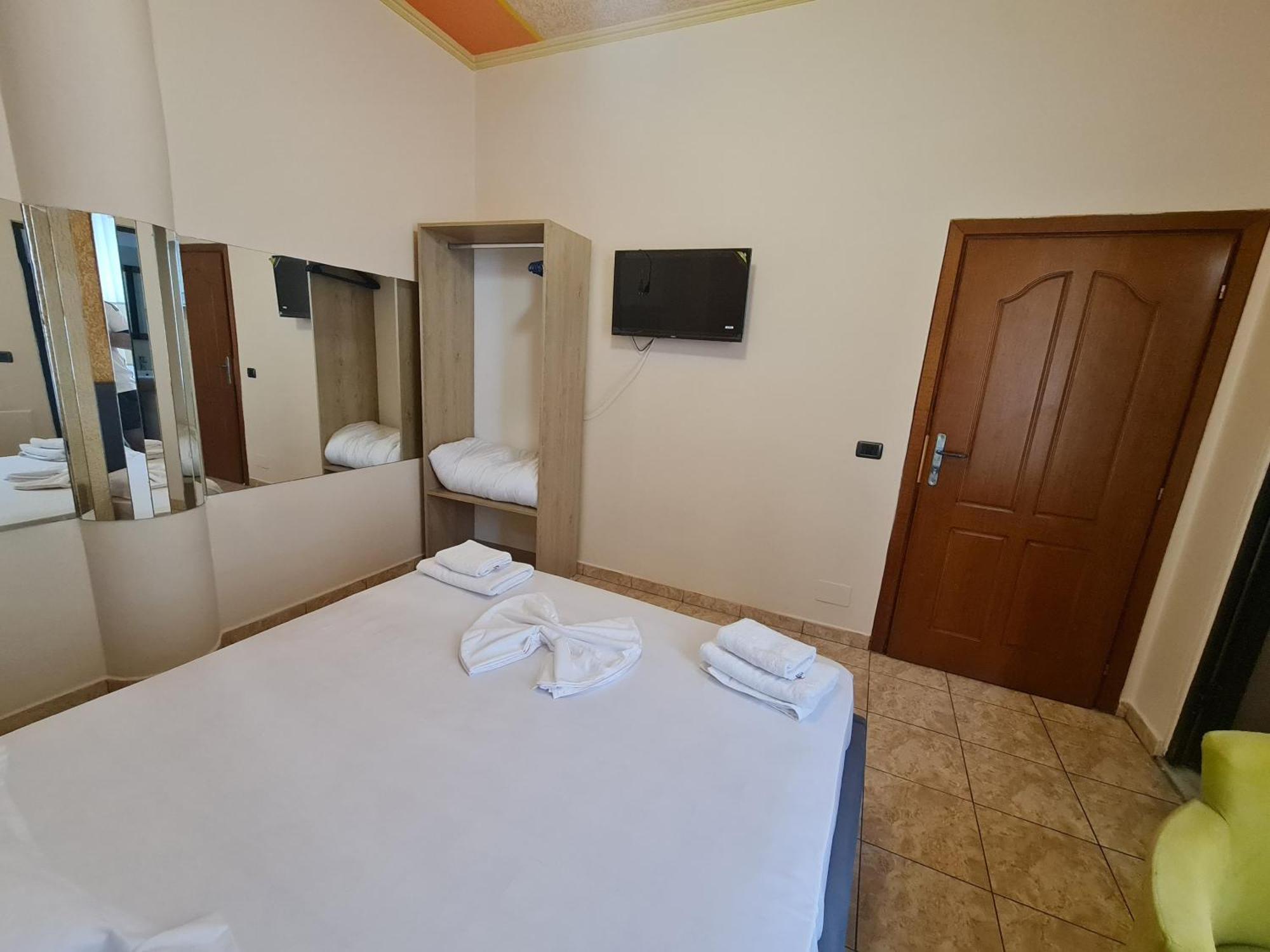 Hotel La Villa Tirana Exteriér fotografie