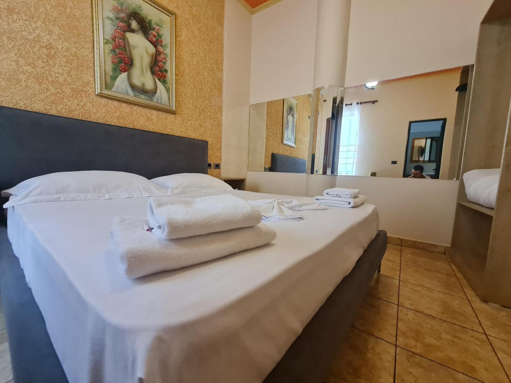 Hotel La Villa Tirana Exteriér fotografie
